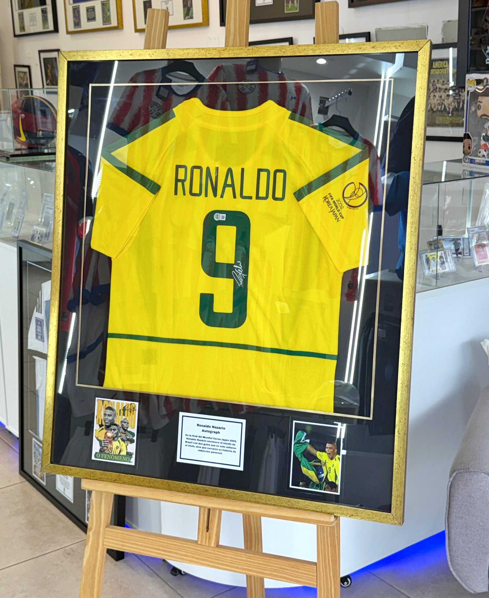 🏆 Autógrafo puño y letra de Ronaldo Nazario "El fenómeno" - Camiseta Brasil alusiva de la Copa Del Mundo 2002.