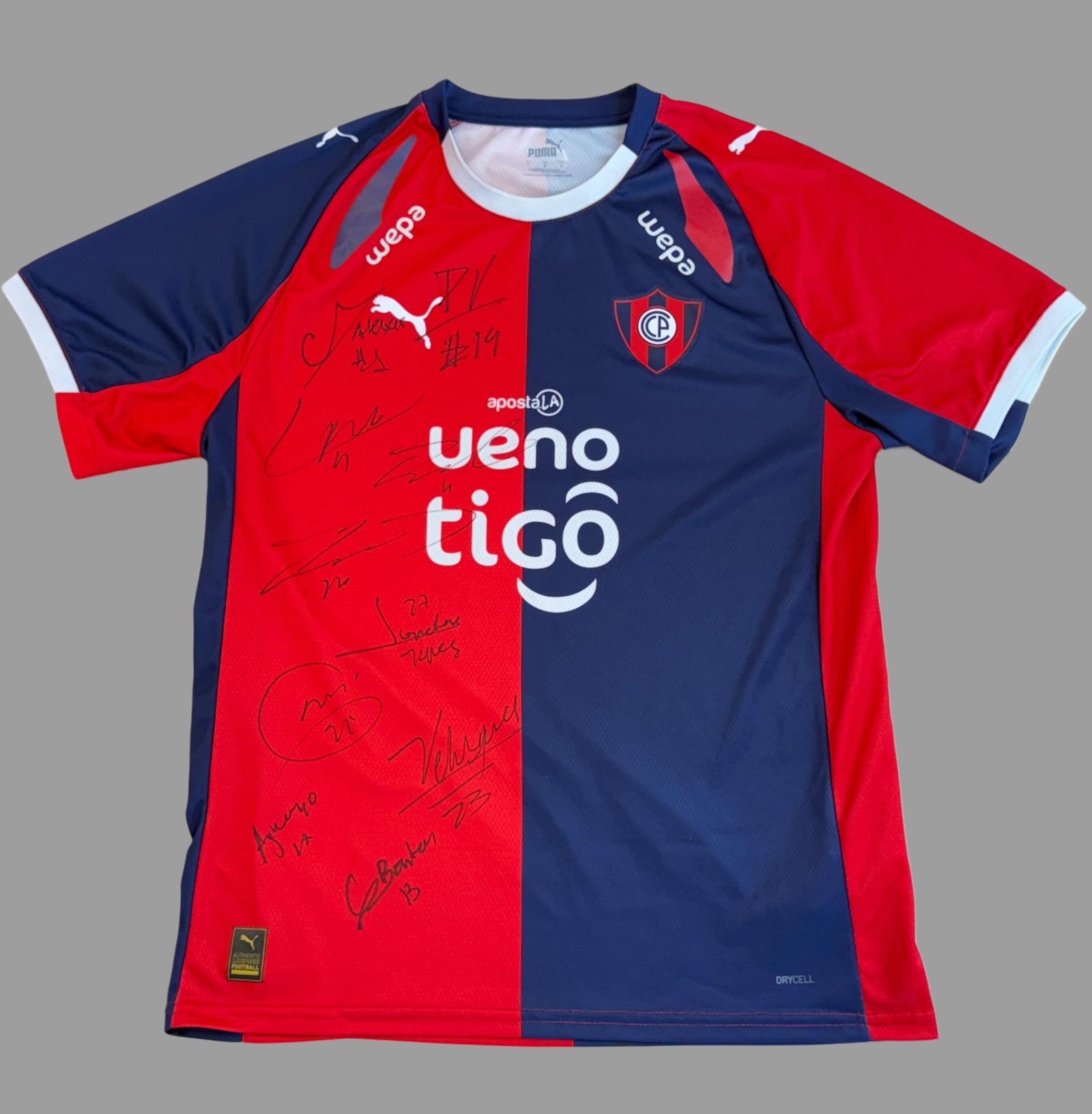 🔴🔵🔴Camiseta Auténtica Autógrafiada por el plantel 2026 del Club Cerro Porteño. Talle G