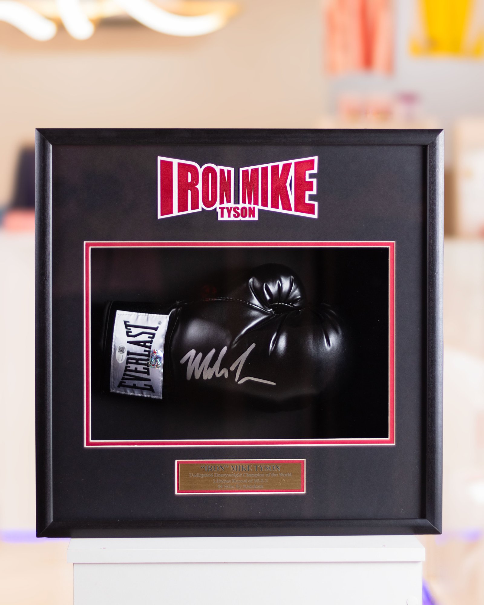 💎🔝 Artículo de lujo, Guante Diestro autógrafiado por MIKE TYSON con la mejor certificación a nivel mundial JSA 💯